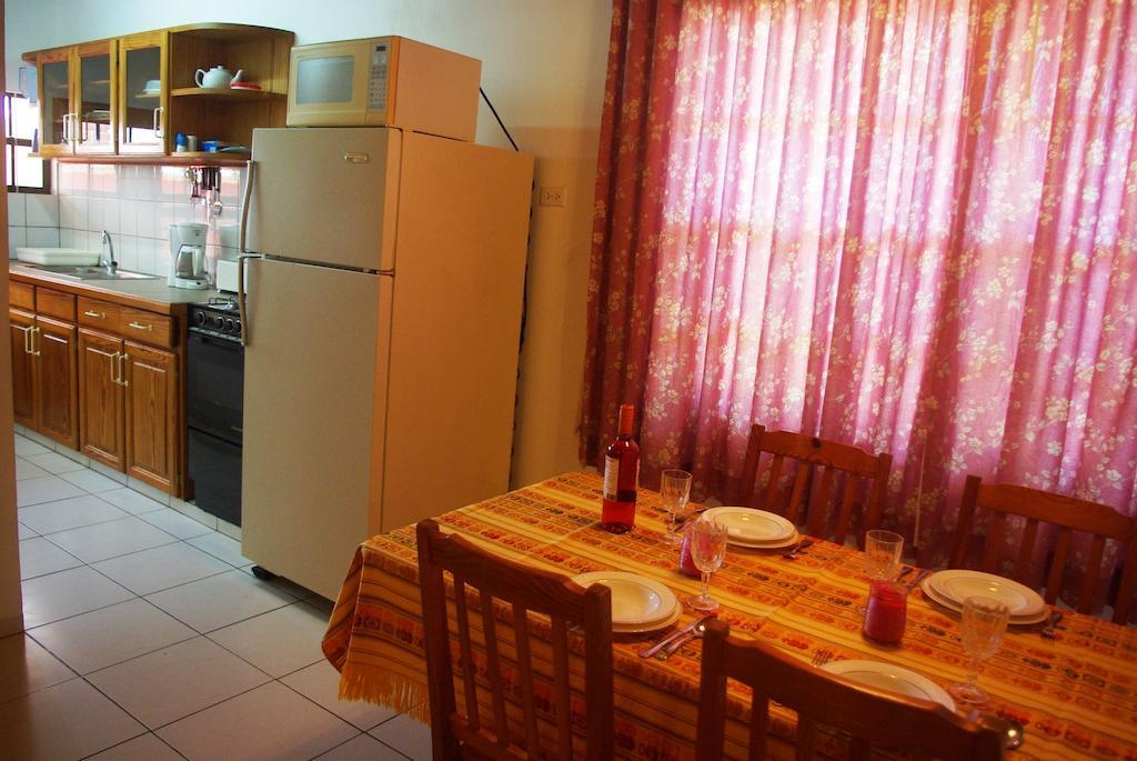 Happy Holiday Homes Kralendijk  Room photo